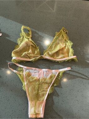 #151 Victoria's Secret Dream Angel Sheer Lace Bralette & Thong